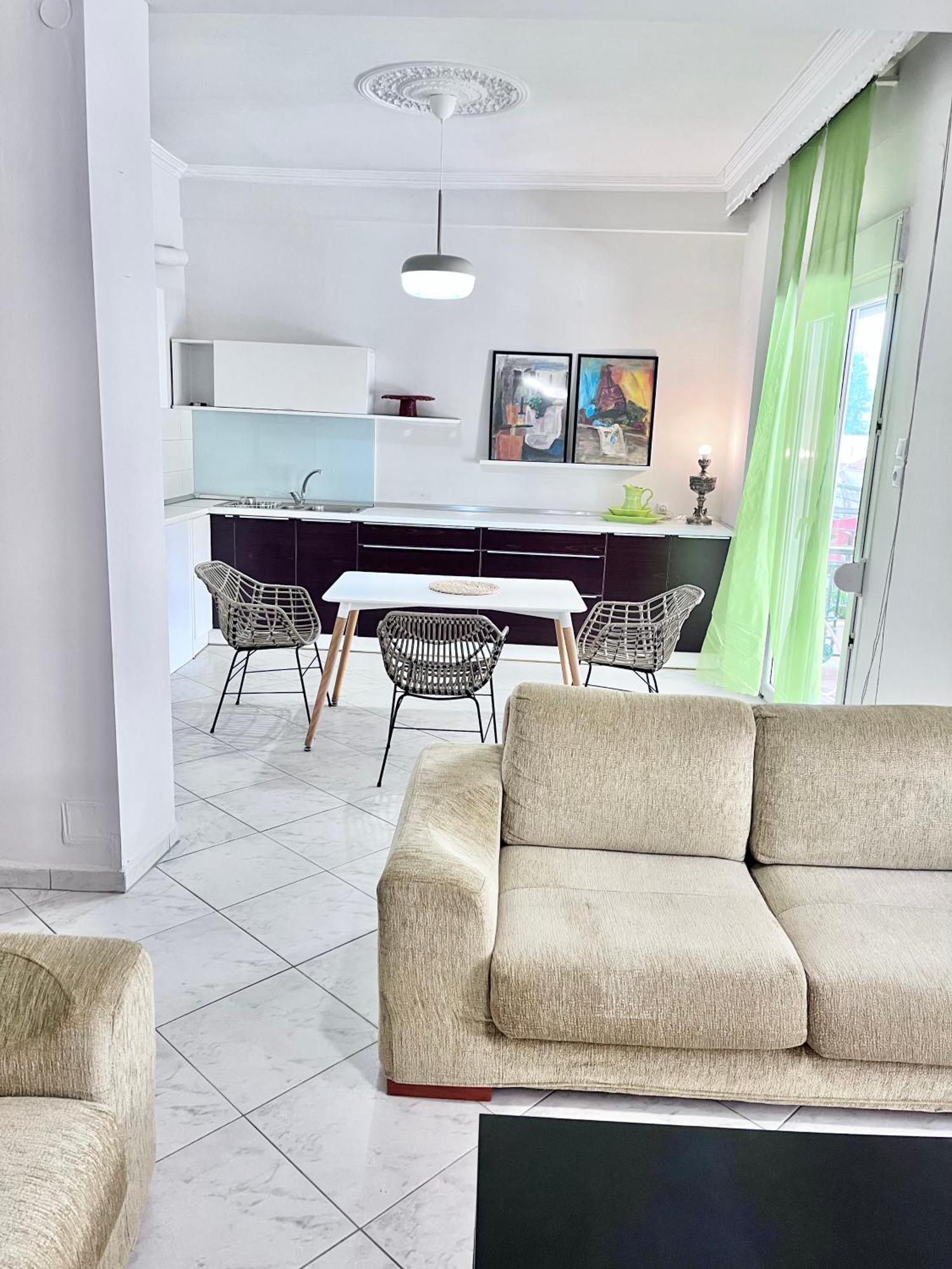 Central 7 - Stylish Apartment コモティニ エクステリア 写真