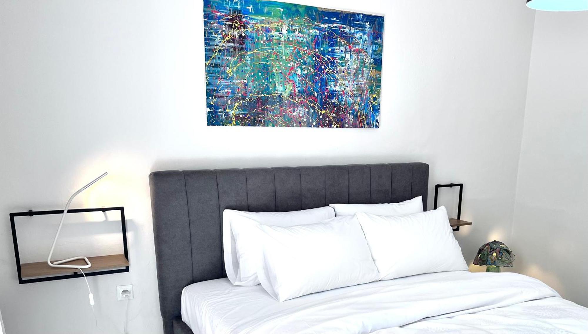 Central 7 - Stylish Apartment コモティニ エクステリア 写真