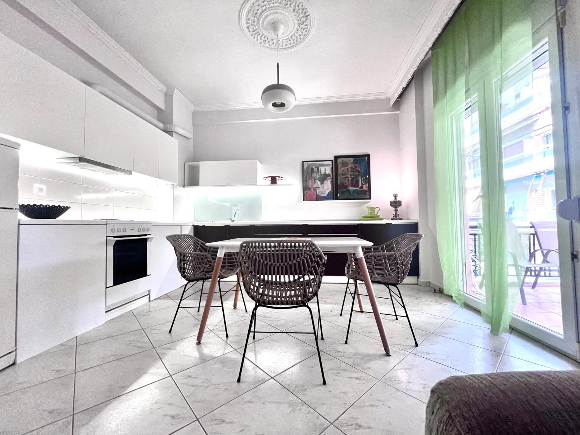 Central 7 - Stylish Apartment コモティニ エクステリア 写真
