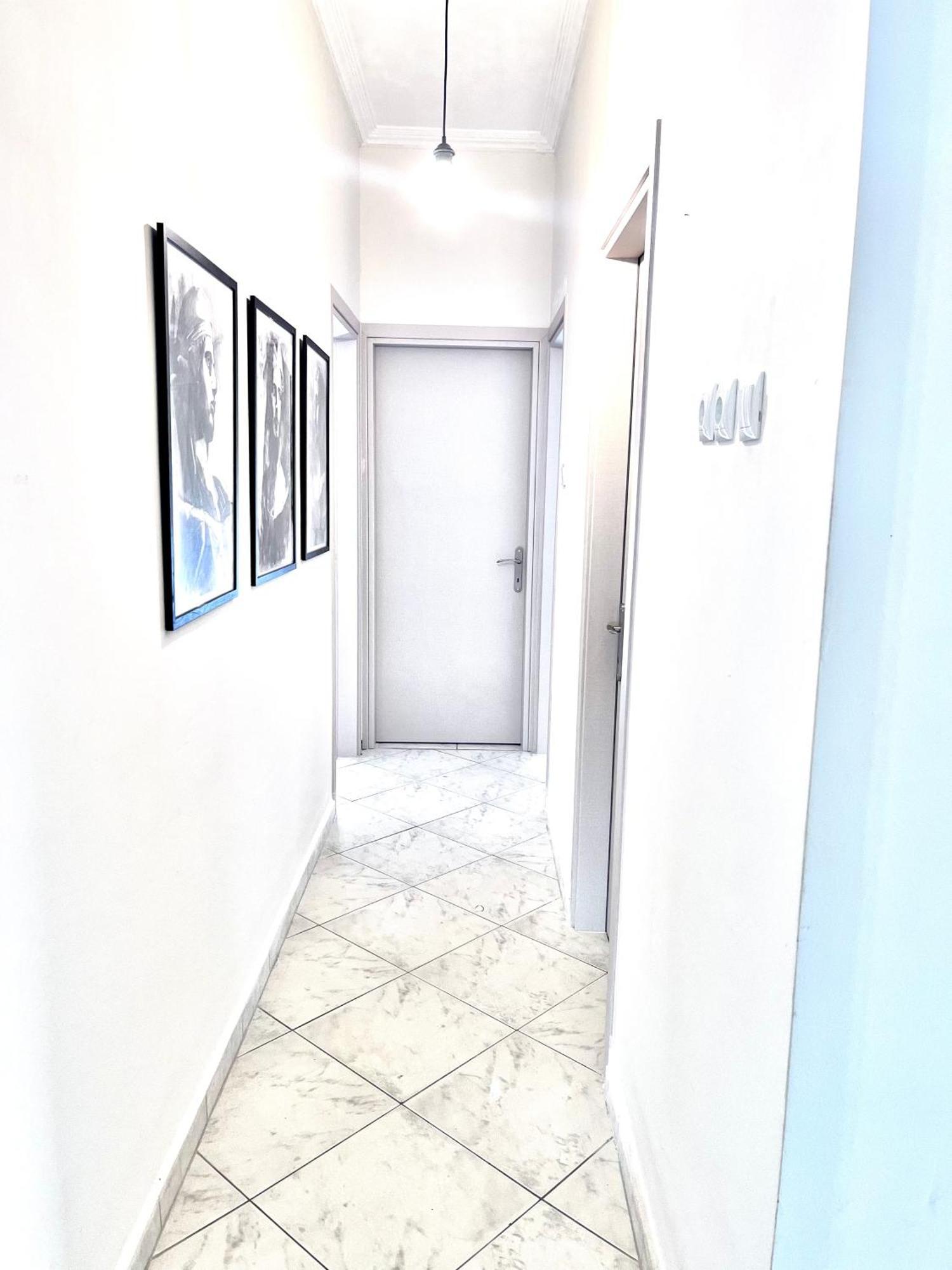 Central 7 - Stylish Apartment コモティニ エクステリア 写真