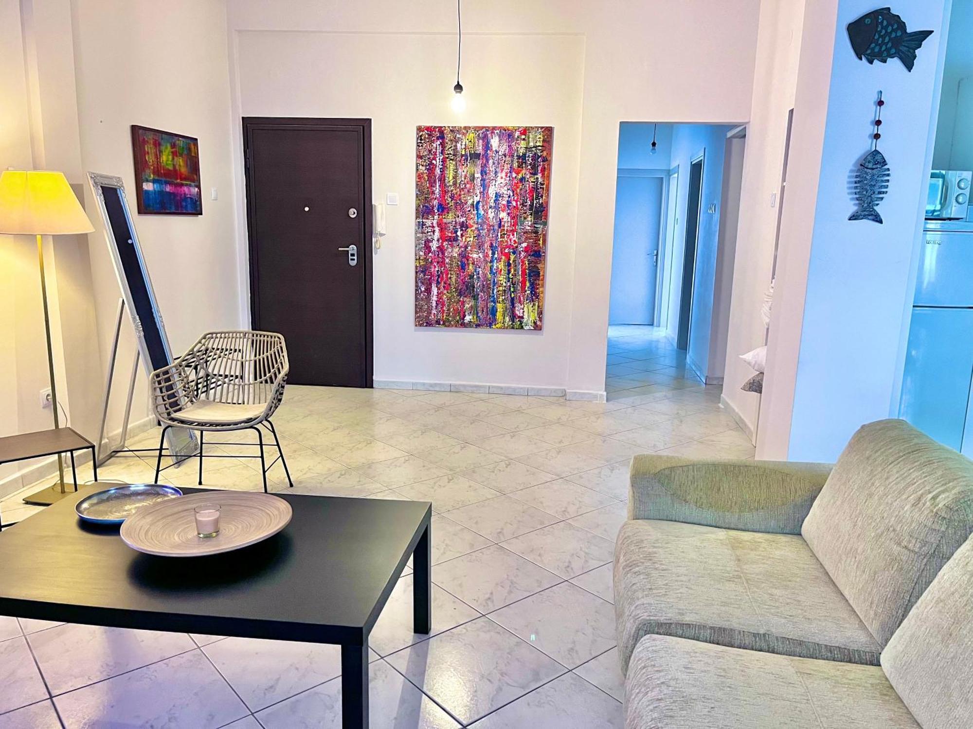 Central 7 - Stylish Apartment コモティニ エクステリア 写真