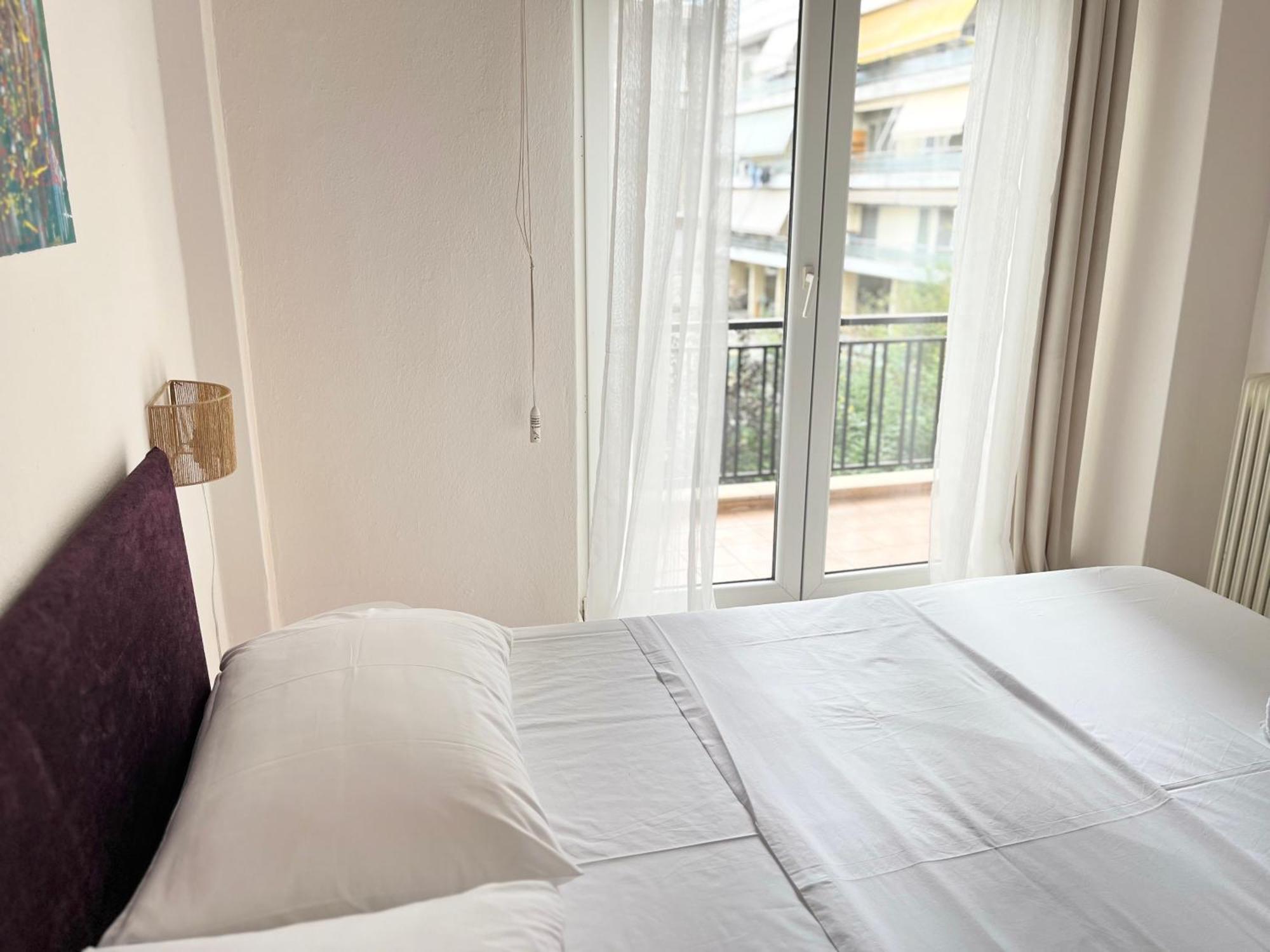 Central 7 - Stylish Apartment コモティニ エクステリア 写真