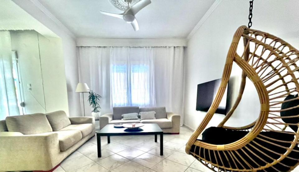 Central 7 - Stylish Apartment コモティニ エクステリア 写真